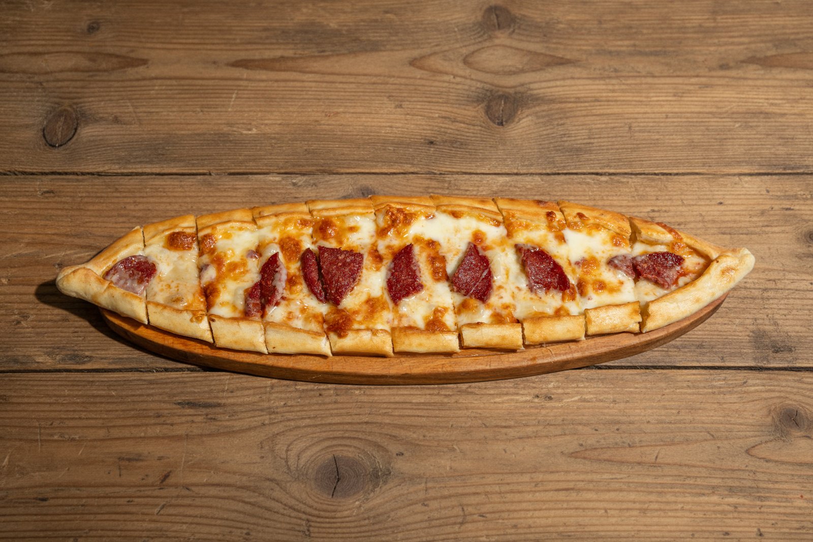 Sucuklu Kaşarlı Pide