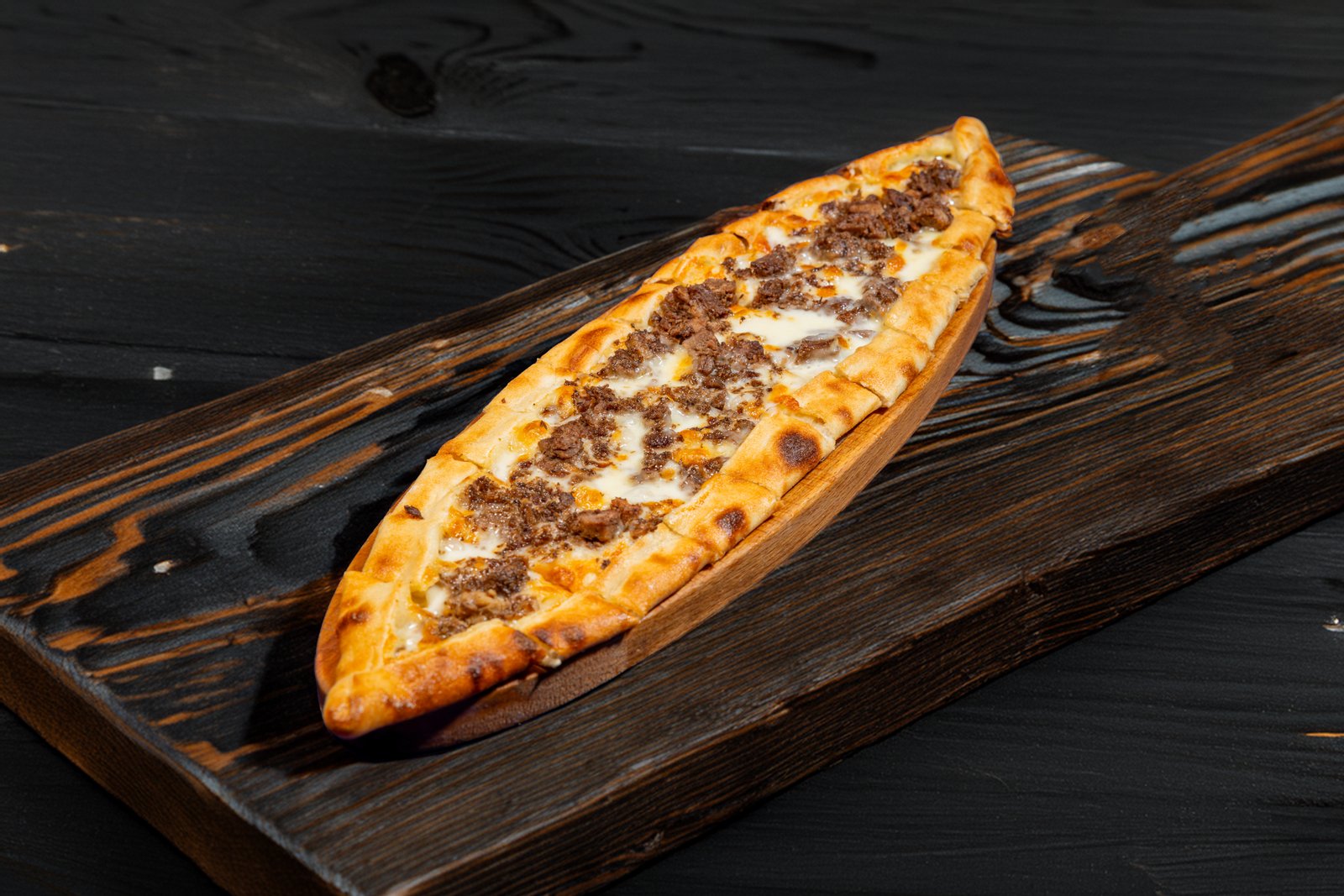 Kavurmalı Kaşarlı Pide