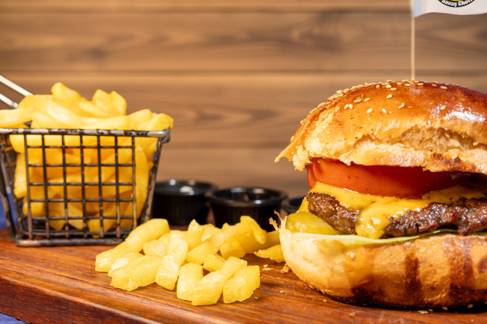 Köfte Burger Menü (Burger + Patates + İçecek)